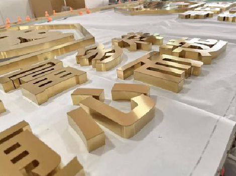 华阴拉丝不锈钢字的特点。